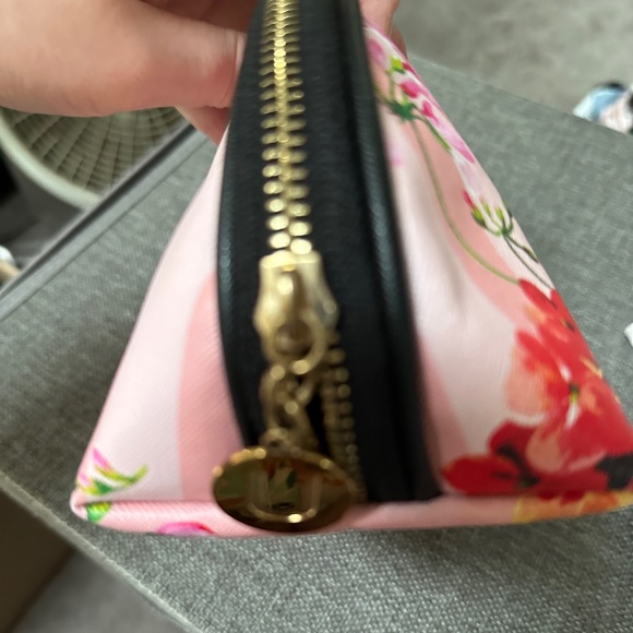 Cosmetic case - Picture 5 of 10